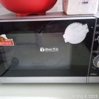 Lò vi sóng hư, bán xác cho thợ sửa chữa