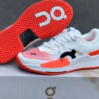 On Running The Roger Pro 2 đế đỏ