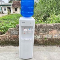 máy nước uống nóng lạnh mới