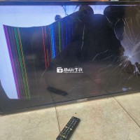 Smart tv 43in LG 43LH570T lỗi nhẹ chỉ bể màn hình