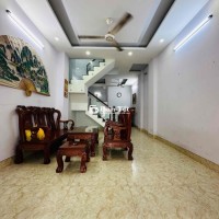 Cho thuê nhà 1 trệt 2 lầu đường 8m ngay uỷ ban Thạnh Xuân