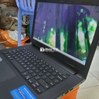 Laptop Dell còn nguyên tem của hãng  