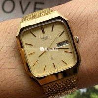 Seiko vuông bản vỏ đá sắc nét