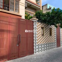 Cần Bán Gấp Biệt Thự Cao Cấp 4 Lầu - 300m² Lô Nhì Mặt Tiền Huỳnh Tấn Phát, Q7  