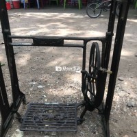 Bán chân máy may như hình giá 400k
