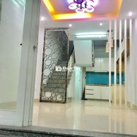 Nhà ngay ngã tư Âu Cơ và Lạc Long Quân