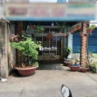 Nhà cũ tiện sửa chữa hoặc xây mới sát mặt tiền Hương Lộ 2 Bình Tân