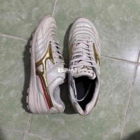 mizuno size44 nguyên đẹp ko dùng bán rẻ cho ai can