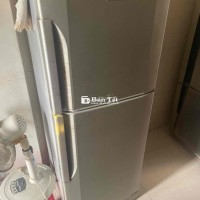 cần bán xác tủ lạnh hitachi như hình