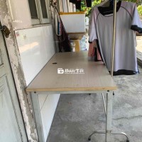 Cần thanh lý bàn như hình kính 1.4m, đồng chí nào cần alo mọi người nhé!