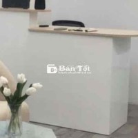Dư dùng cần thanh lý quầy lễ tân còn mới 90%
