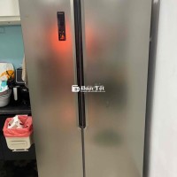 tủ lạnh 2 cánh còn dùng tốt.màu như hình