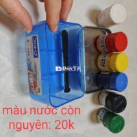 Màu nước tặng bút cho ai cần