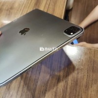 iPad Pro M1 ngoại hình xấu, màn hình có vết chấm pixel, bao không loang, full chức năng  
