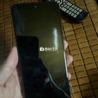 Bán Note 13 4/128GB, màn hình liền kính nứt, còn lại full box  