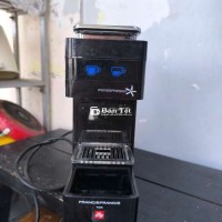 Máy pha cà phê ILLy Ý - Điện 220V, hoạt động tốt