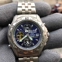  1. Alpa cùng hãng với Seiko Alpa chạy full 7 kim, pin kim trôi, kim dạ quang sáng đẹp, zin nguyên con, full titanium siêu nhẹ, độ mới 99%, chưa qua SIP hoặc sửa chữa. Hàng đấu giá Nhật Bản, về tới Việt Nam, bao nguyên seal. Kích thước 40mm, dây dài 18cm. #Alpa #Seiko #DongHo #FullKim #KimTroi #DaLinhHoat #DuongKim #Titanium #SiêuNhẹ #SIP #HàngNhật #VietNam