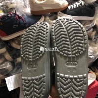 có mấy em sục Crocs size 40-41 đi OK