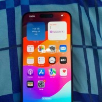 e cần bán 15 Promax 256G màu đen 99% có khay sim