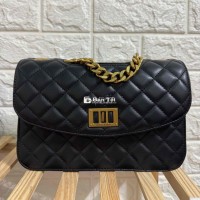 Pass túi xách Charles & Keith like new - hãng đã s