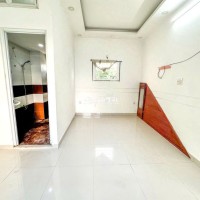 STUDIO BAN CÔNG, QUANG TRUNG, SÁT BÊN NGÃ 5, MÁY LẠNH. 30M2  