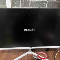 màn 24in đang sài tốt còn bảo hành 7-8th