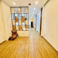 ✨ Cho Thuê Nhà 2 Tầng Mặt Tiền Đường Nguyễn Hoàng, Đoạn Sầm Uất
