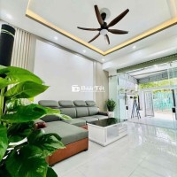 Cần bán gấp nhà đẹp gần Gigamall Thủ Đức - Giá chỉ 3 tỷ 550 triệu!
