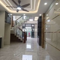 239/1 trần bình trọng q5.dt.4x18m 2 lầu 3 phòng