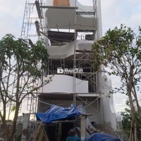 Đội thợ nhỏ tìm việc sửa chữa hoặc xây dựng mới.