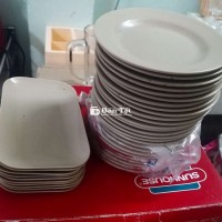 dọn nhà cần thanh lý dĩa, ly...