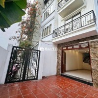 BÁN NHÀ PHỐ TRẠM, SÂN VƯỜN CỰC ĐỈNH, Ở SƯỚNG, 84M2, 9,5 TỶ