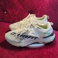Giày hiệu con báo size 43