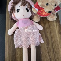 Tặng 2 em gấu bông và búp bê như hình