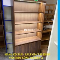 KỆ TRƯNG BÀY SẢN PHẨM CÓ ĐÈN, VÁN NÂU GỖ 80X160