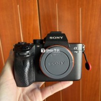 Cần bán máy ảnh sony a7iii