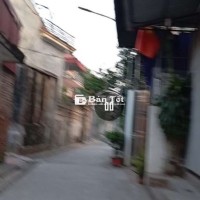 Đất sổ đỏ thổ cư dân cư đông đúc gần chợ.