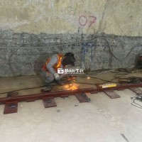 Thợ hàn tại công trình xây dựng Hà Nội