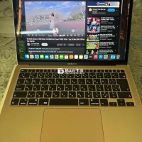 Cần bán gấp macbook air 2020 99% , còn fix mạnh