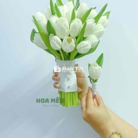 BÓ HOA TULIP CẦM TAY CÔ DÂU FREESHIP