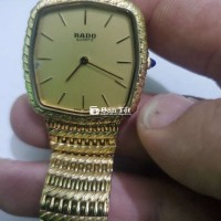Rado pin thụy sỹ dây vàng.