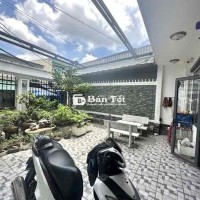 Cần bán nhà HXH Tân Phú, gần chợ Tân Hương