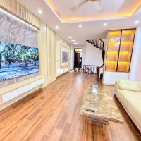 Bán nhà Đội Cấn 50m2 nhà đẹp mặt rộng ngõ to 6 tầng 9.4 tỷ