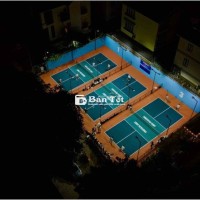 Nhân viên sân Pickleball