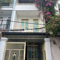 Cho thuê nhà nguyên căn mặt tiền đường số Tân Quy, quận 7