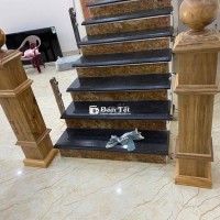 cặp trụ cầu thang gỗ trự