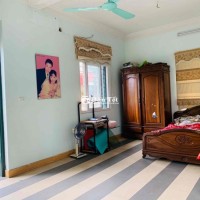 Chính chủ cho thuê nhà 4 tầng, ô tô để trong nhà, gần mặt đường Ngọc Hồi  