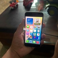 Nhận đổi các dòng điện thoại mặt hàng máy iphone SE 2020. Được trang bị lớp cấu hình vô cùng mạnh mẽ, máy chạy trên phiên bản phần mềm iOS 14 thích hợp cho việc sử dụng mượt mà với thời lượng pin đạt 92%. Hiện tại máy vẫn hoạt động tốt, kèm theo máy tích hợp bộ thiết kế thuộc dạng nguyên bản, không qua sửa chổi qua sửa chữa.