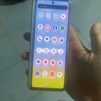 samsung fold 3 ngoại hình củ