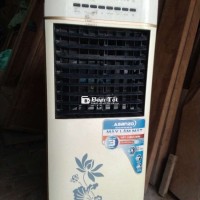 Bán quạt điều hòa nước, đang dùng bình ên điện 220V